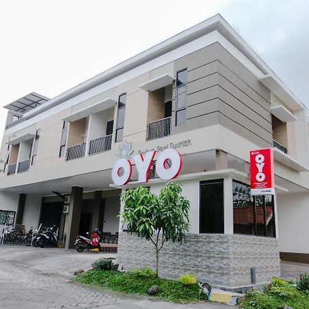 Super Oyo 1038 Embun Pagi Syariah Residence Malang Exterior photo