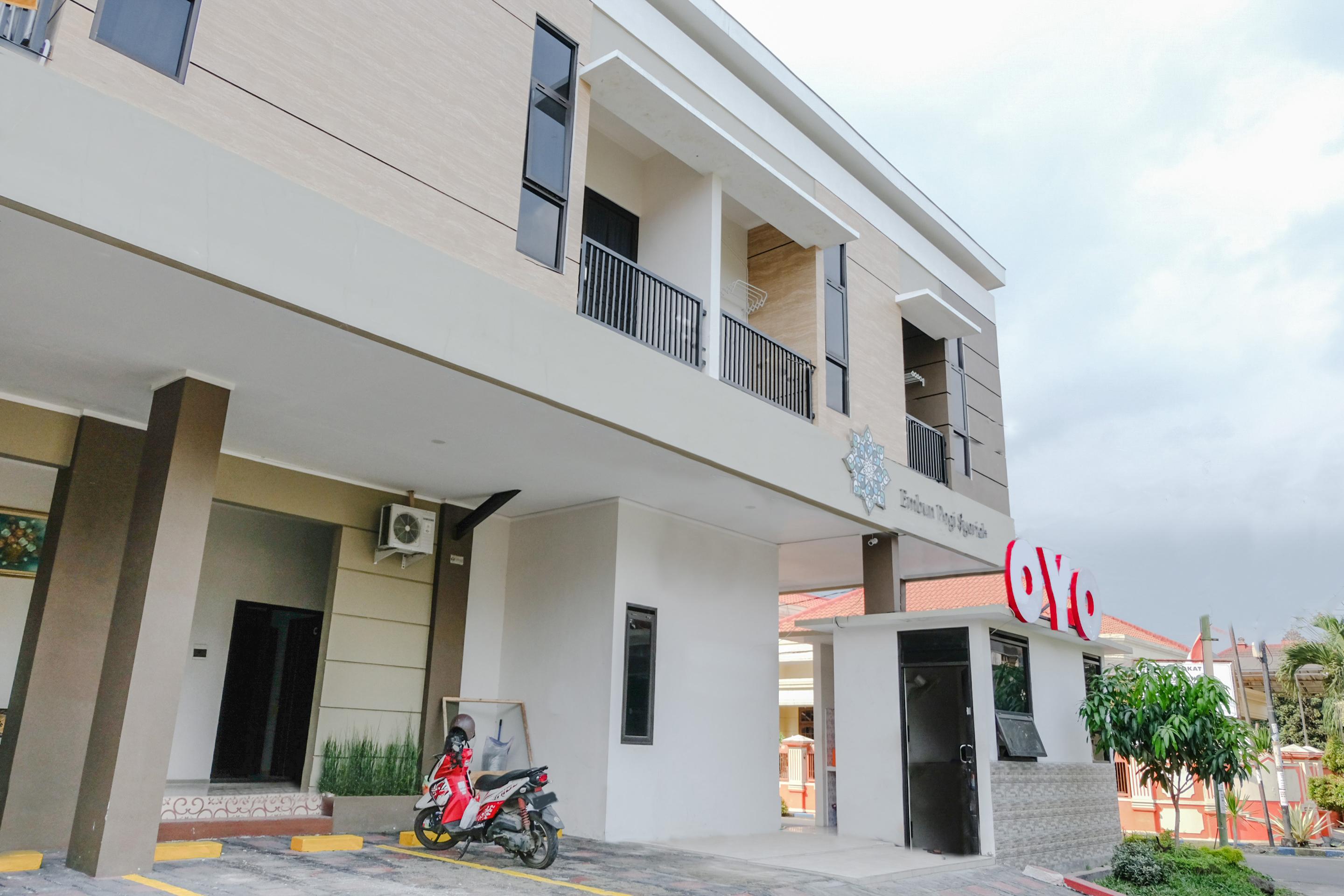 Super Oyo 1038 Embun Pagi Syariah Residence Malang Exterior photo