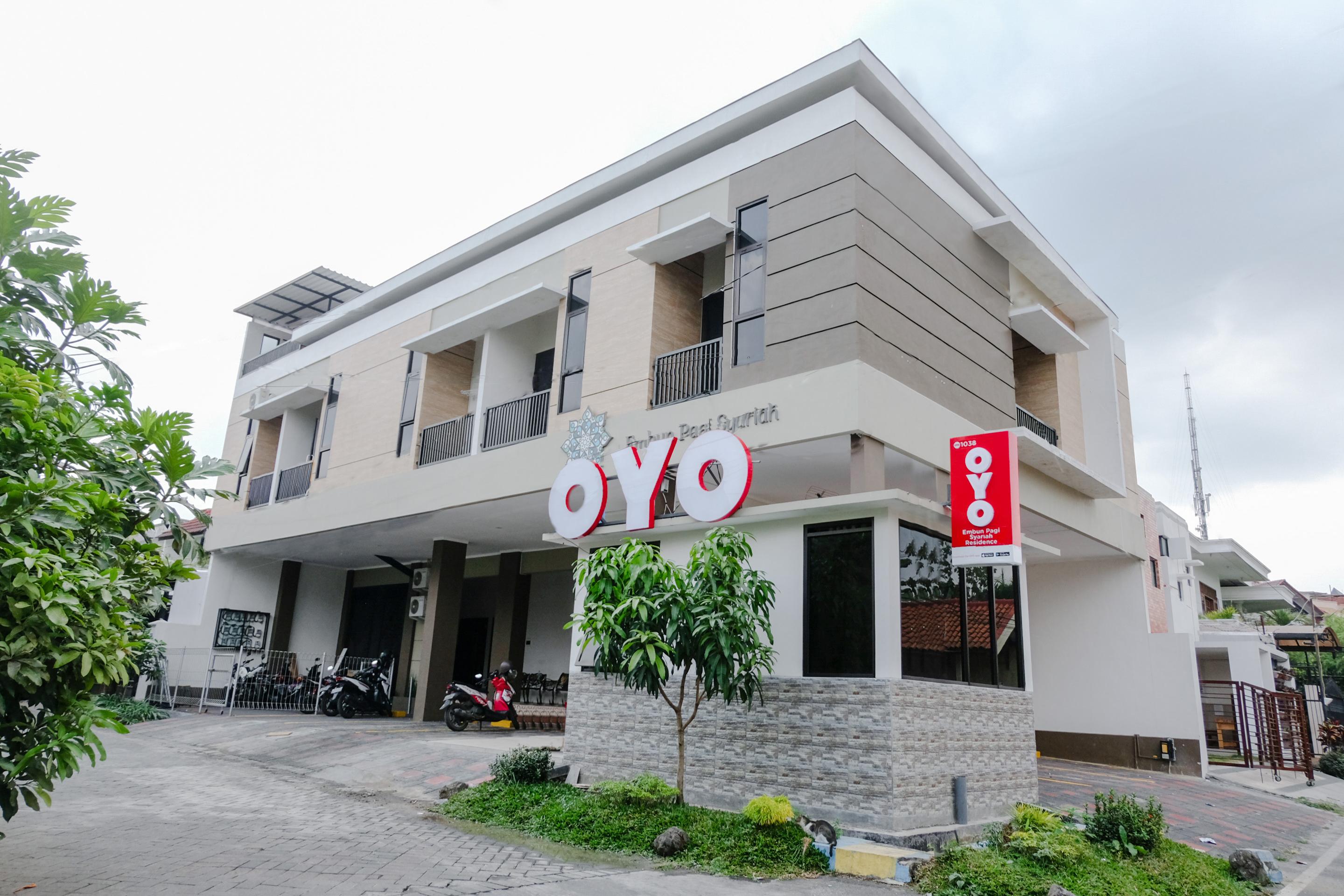 Super Oyo 1038 Embun Pagi Syariah Residence Malang Exterior photo